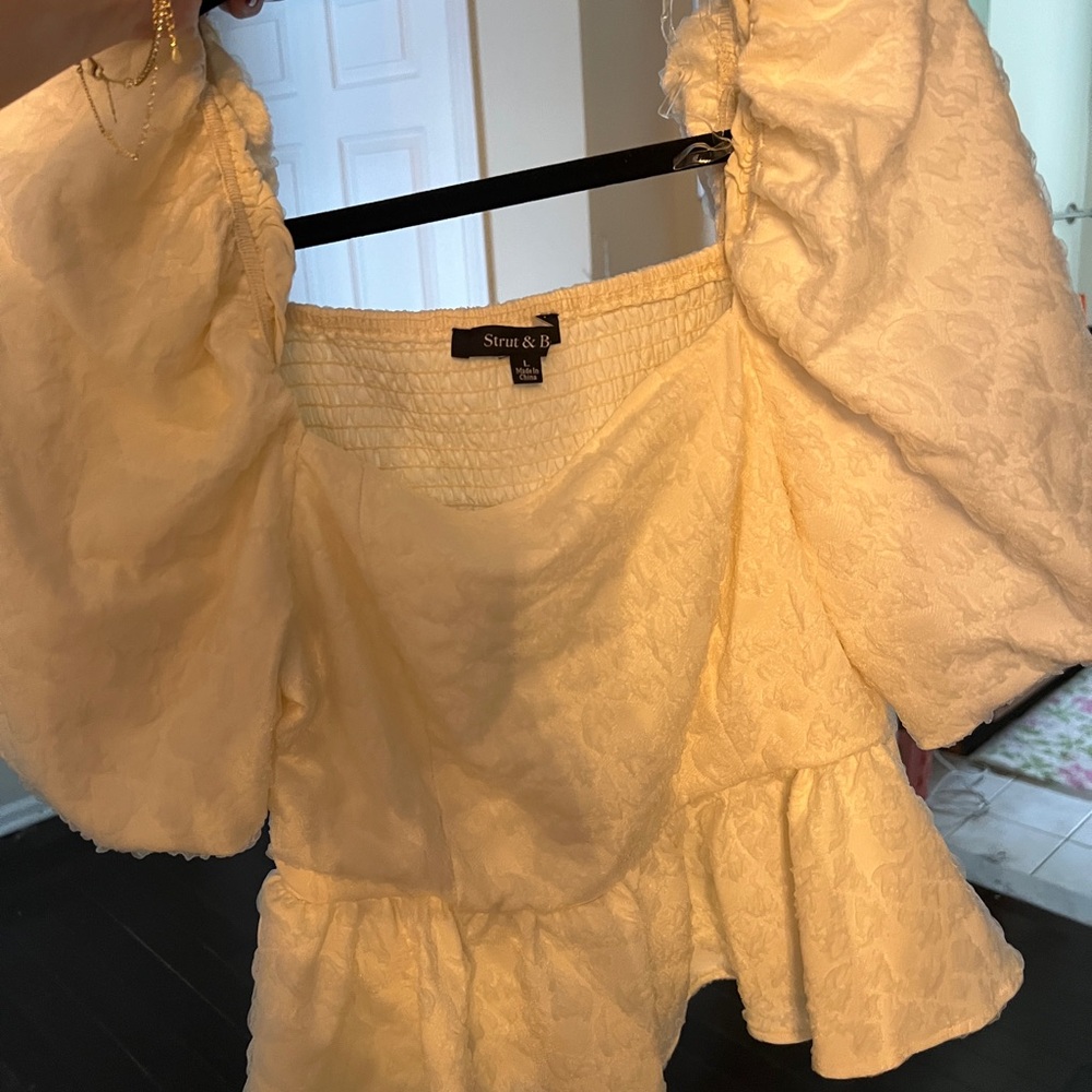 Cream Puff Sleeve Top